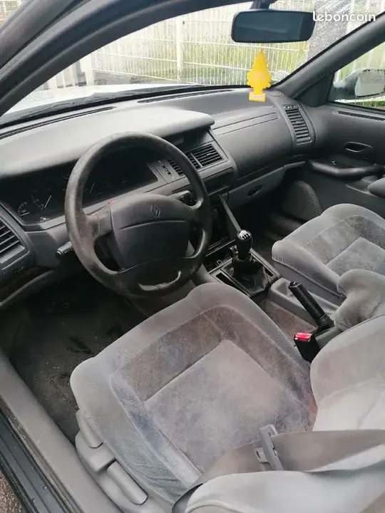 Renault Safrane 2000 photo 2