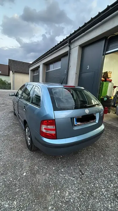 Skoda Fabia Combi 2007 photo 2