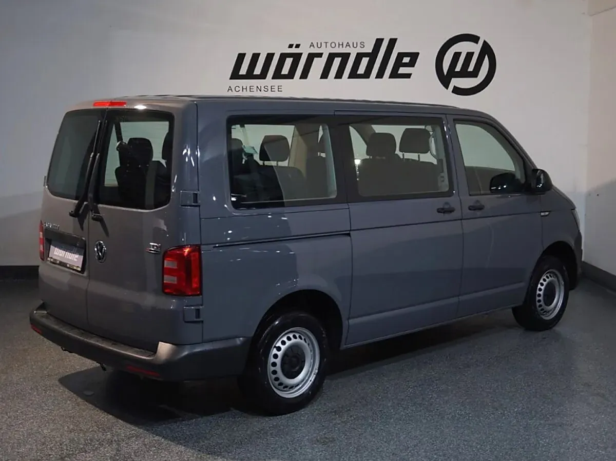 Volkswagen Caravelle 2016 photo 2