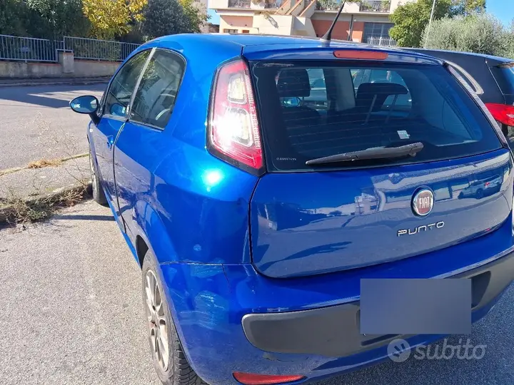 Fiat Punto 2011 photo 3
