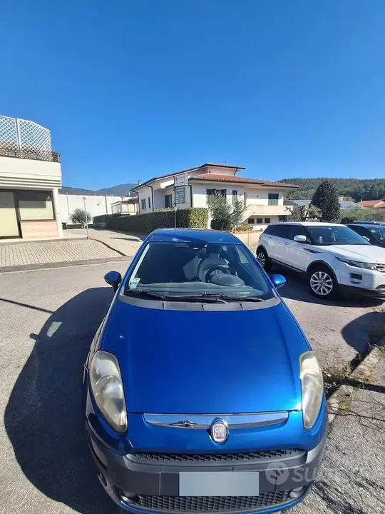 Fiat Punto 2011 photo 4