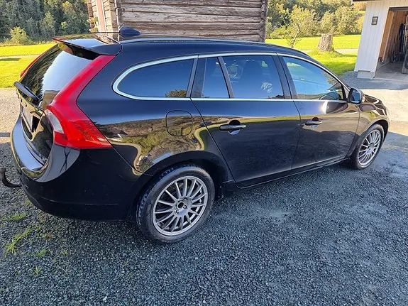 Volvo V60 2012 photo 3