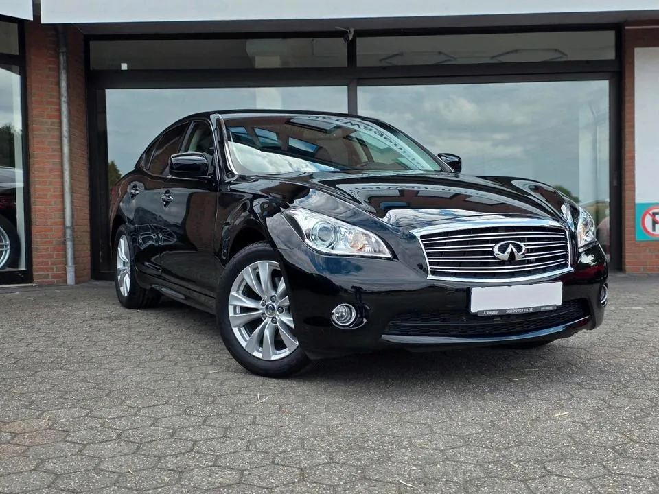 Infiniti M37X