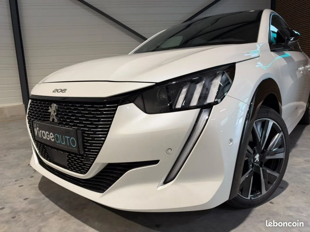 Peugeot 208 2022 photo 3