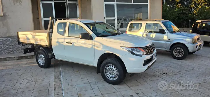 Mitsubishi L200 2019 photo 2
