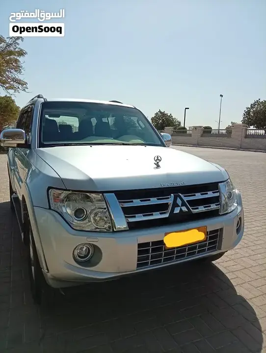 Mitsubishi Pajero 2012 photo 2