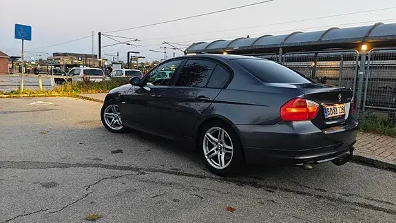 BMW 320D 2006 photo 2