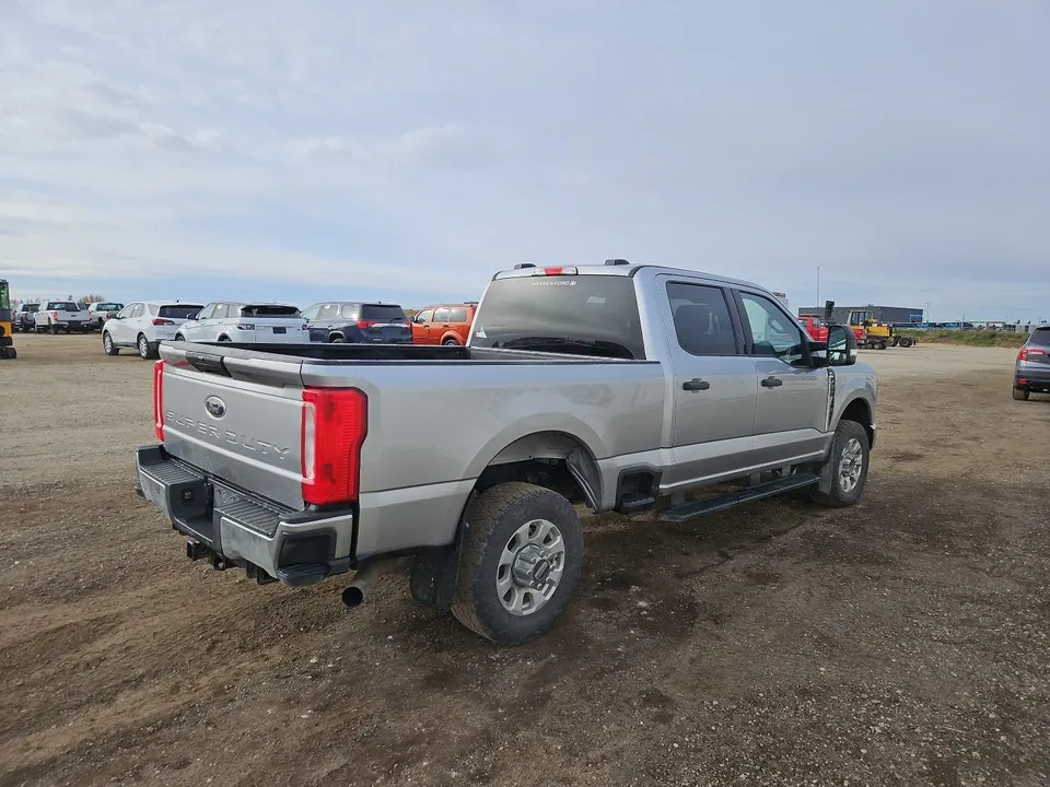 Ford F-250 Super Duty 2023 photo 3