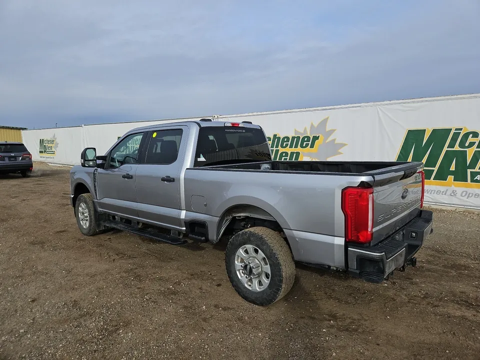 Ford F-250 Super Duty 2023 photo 2