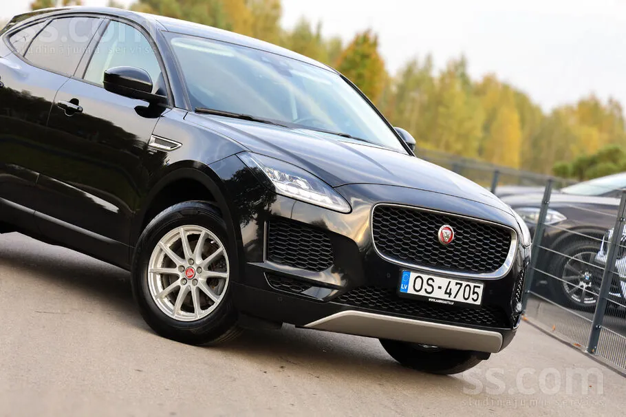 Jaguar E-Pace 2019 photo 4