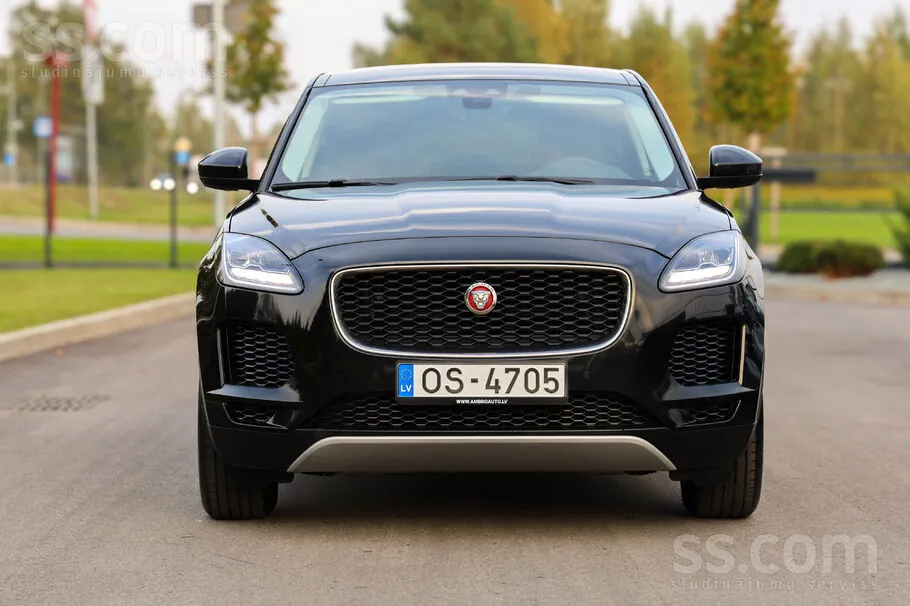Jaguar E-Pace 2019 photo 2