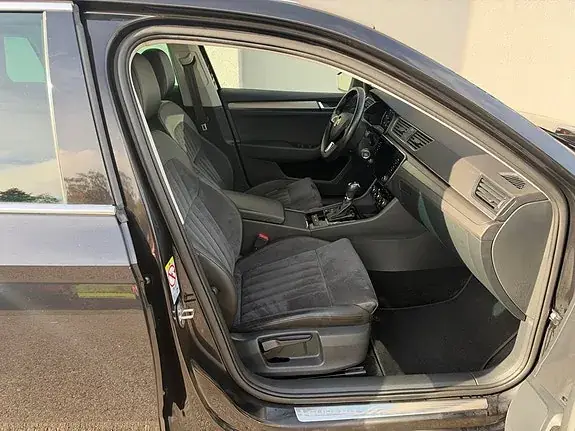 Skoda Superb 2018 photo 5