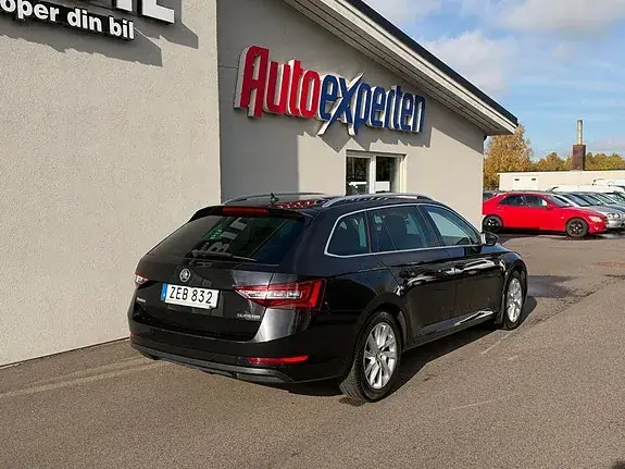Skoda Superb 2018 photo 4