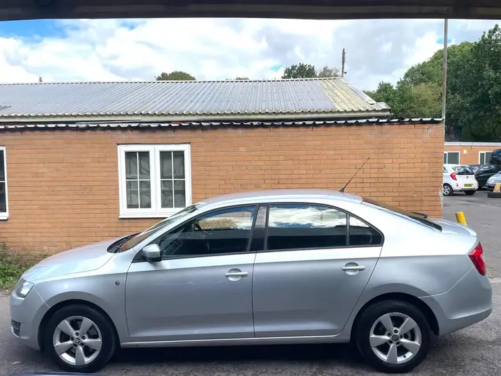 Skoda Rapid 2013 photo 3