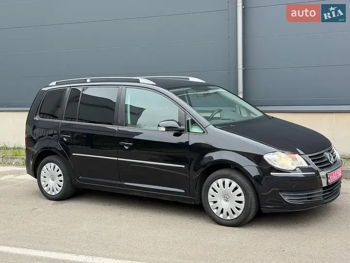 Volkswagen Touran 2008 photo 4