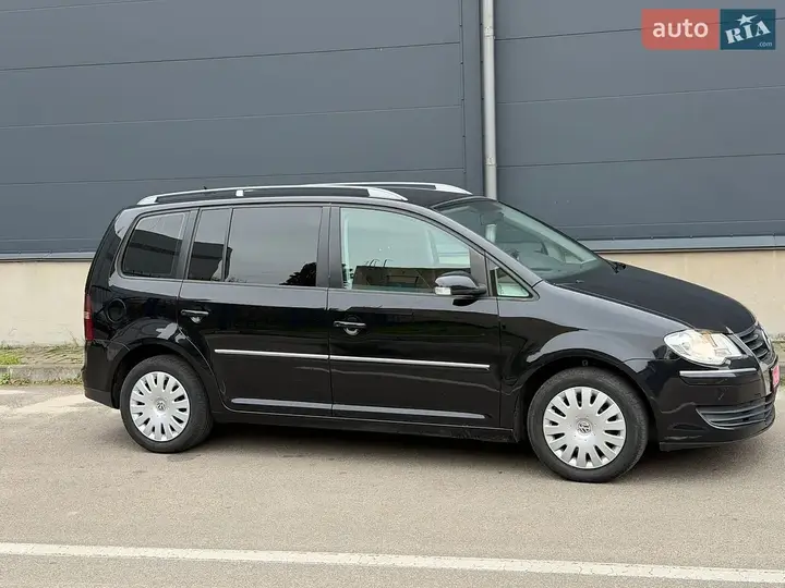 Volkswagen Touran 2008 photo 3