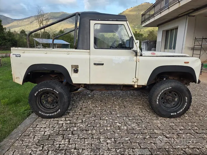 Land Rover Defender 1989 photo 2
