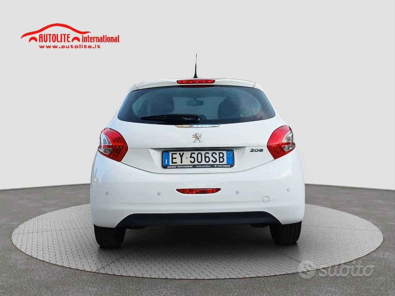 Peugeot 208 2015 photo 5