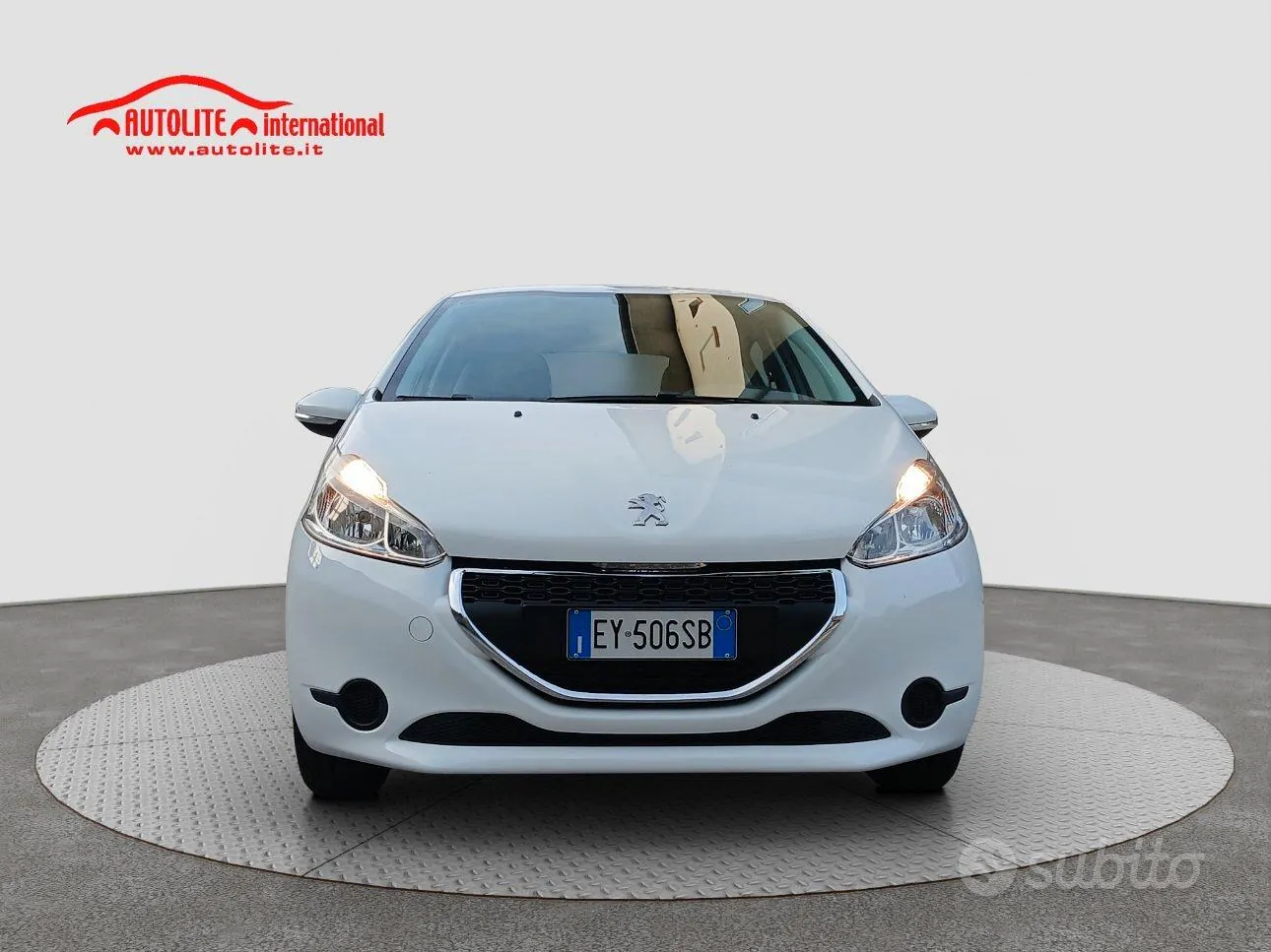 Peugeot 208 2015 photo 4