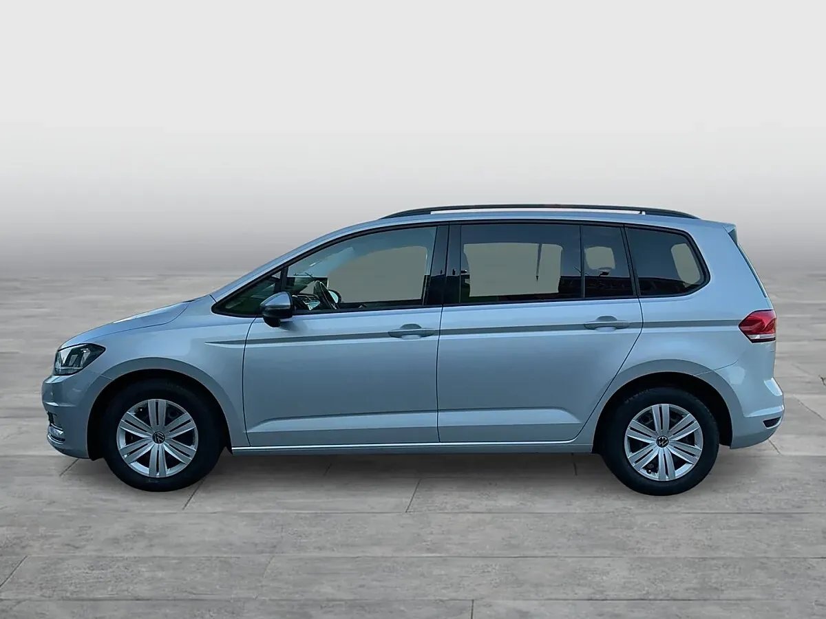 Volkswagen Touran 2023 photo 2