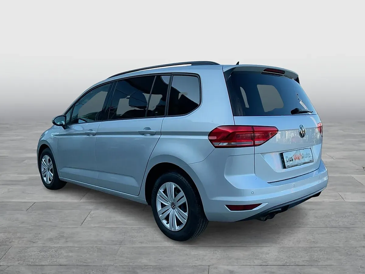Volkswagen Touran 2023 photo 3