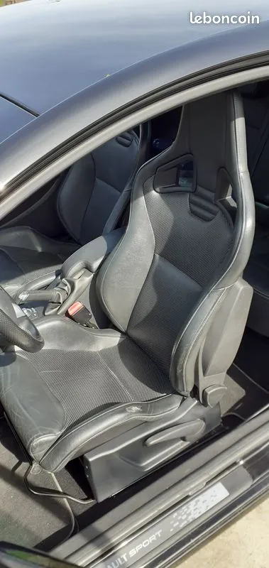 Renault Megane 2011 photo 2