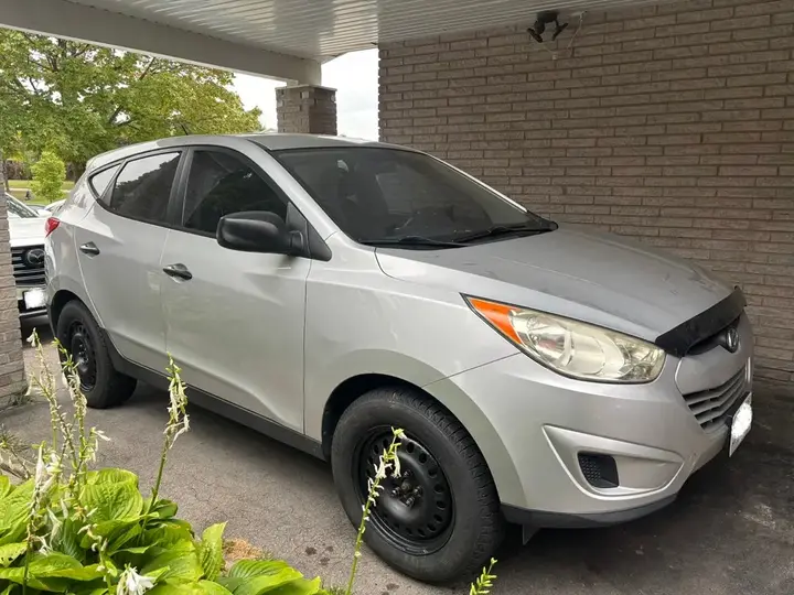 Hyundai Tucson 2011 photo 2
