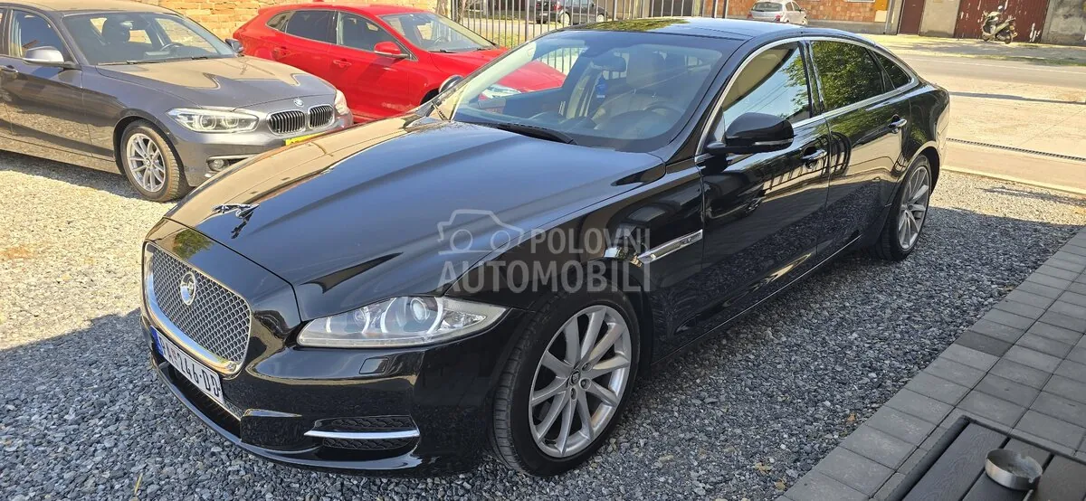 Jaguar Xj