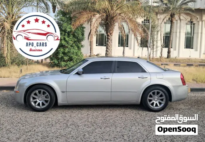 Chrysler 300C 2005 photo 2