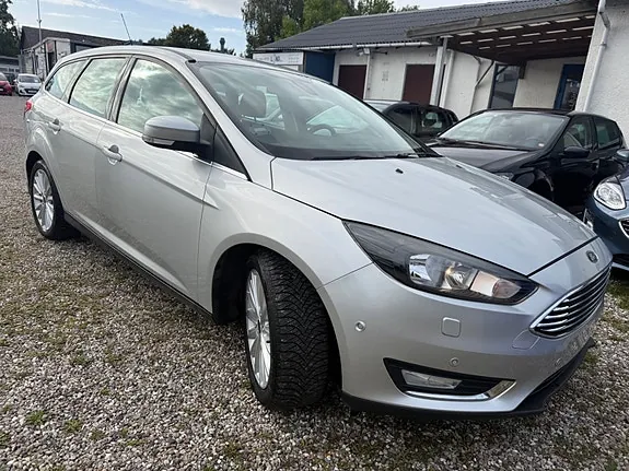Ford Focus 2015 photo 2