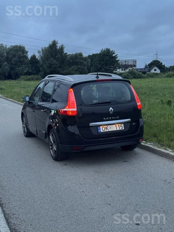 Renault Grand Scenic 2014 photo 2