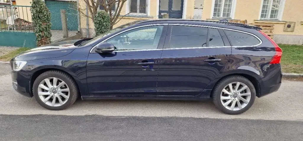 Volvo V60 2016 photo 2