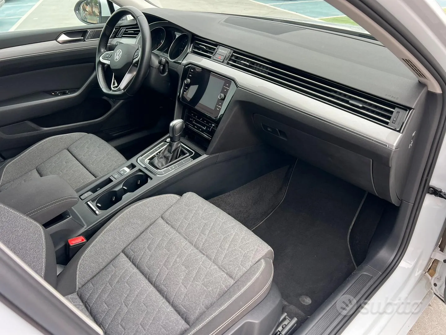 Volkswagen Passat 2023 photo 4