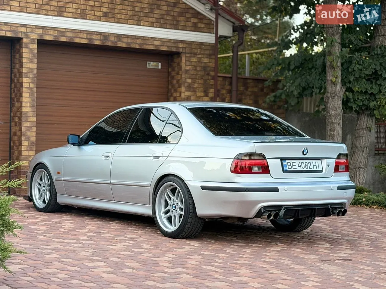 BMW 5 Series 2002 photo 2