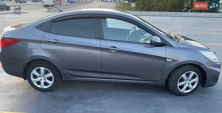Hyundai Accent 2014 photo 4