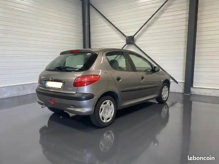 Peugeot 206 2000 photo 2