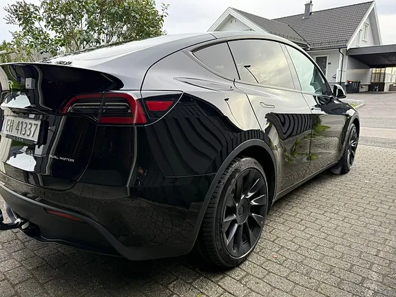 Tesla Model Y 2024 photo 4