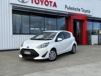Toyota Aqua 2018 photo 2