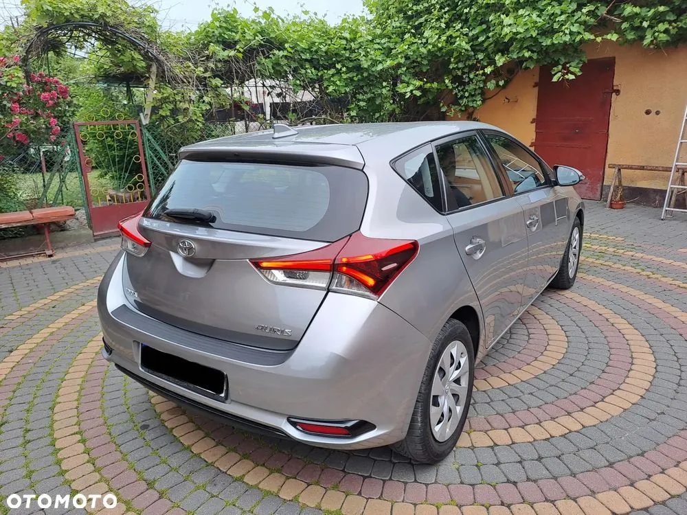 Toyota Auris 2015 photo 4