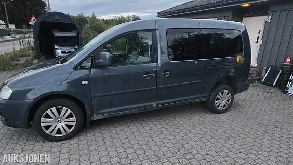 Volkswagen Caddy Maxi 2010 photo 4
