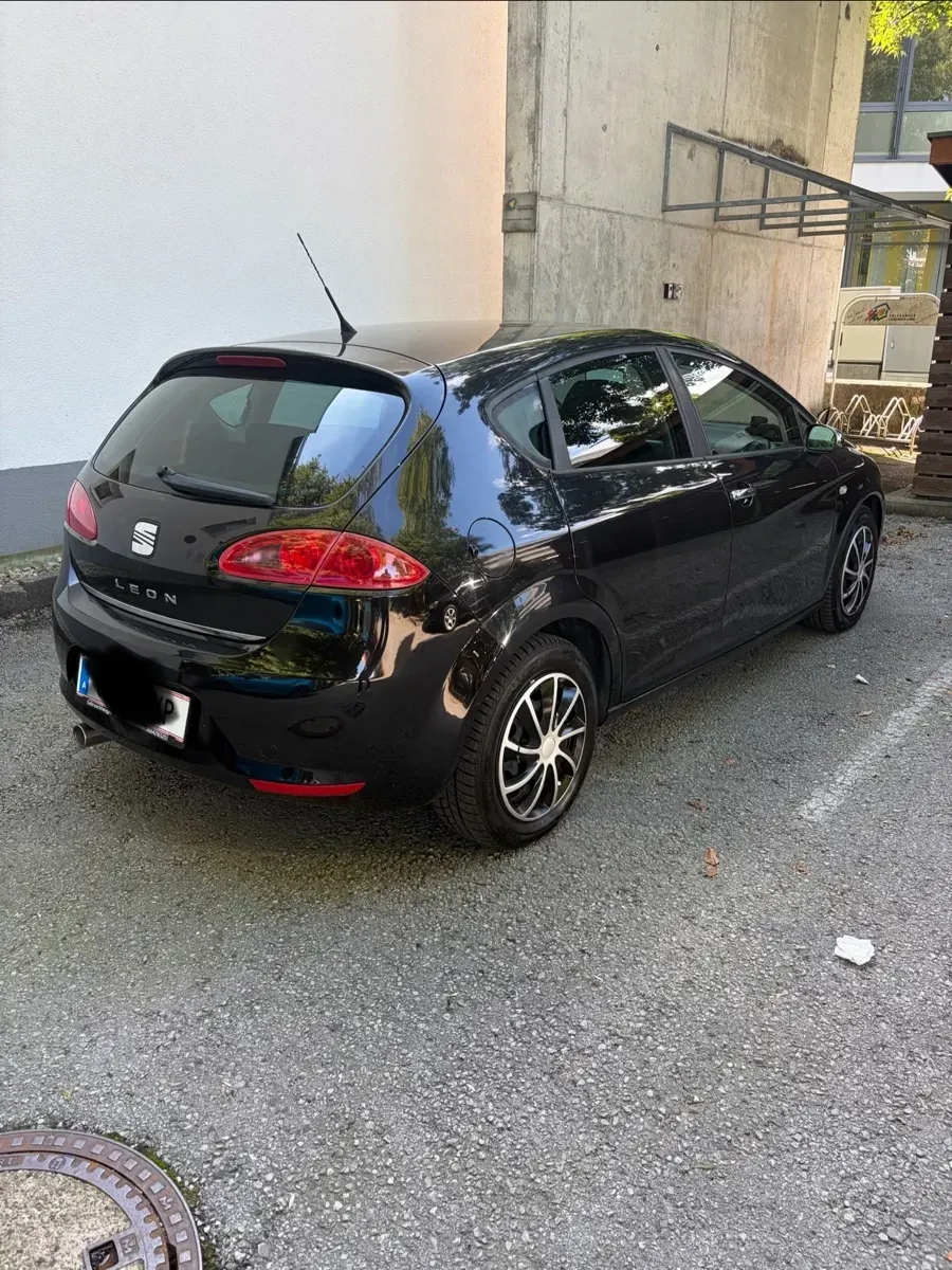 Seat Leon 2009 photo 2