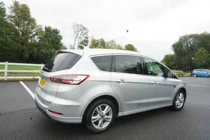 Ford S-Max 2023 photo 2