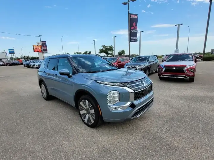 Mitsubishi Outlander 2026 photo 3