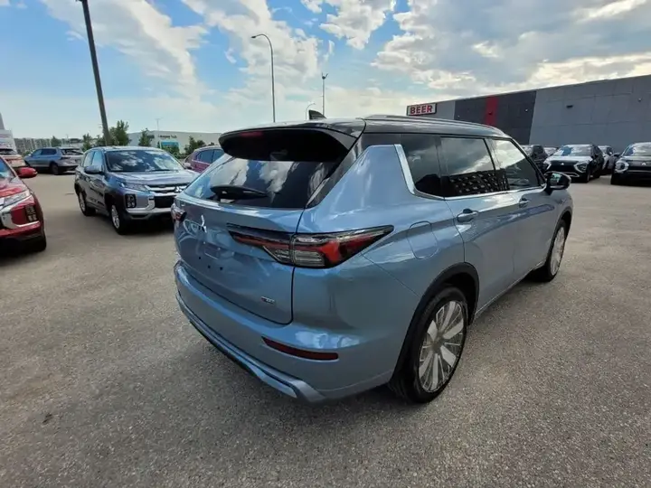 Mitsubishi Outlander 2026 photo 5