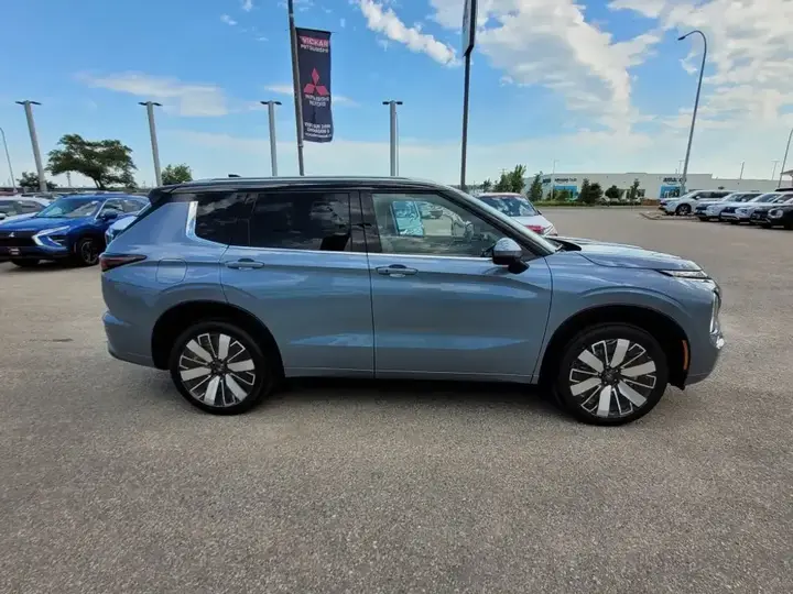 Mitsubishi Outlander 2026 photo 4