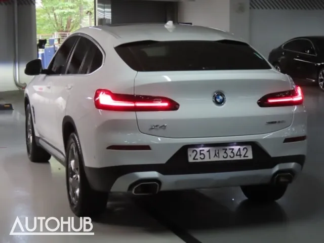 BMW X4 2022 photo 4