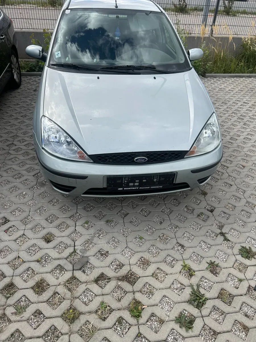 Ford Focus 2004 photo 2