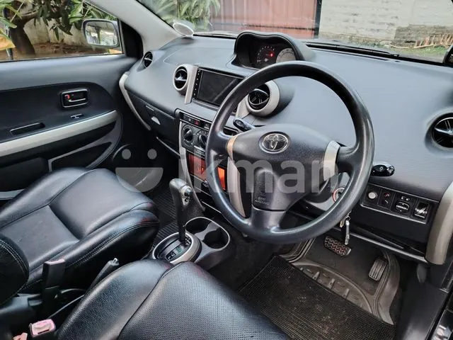 Toyota Ist 2004 photo 2