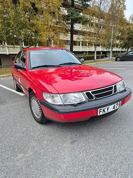 Saab 900
