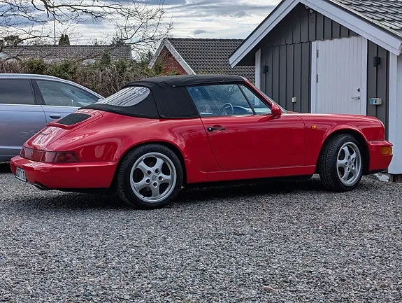 Porsche 911 Carrera 4 1990 photo 2